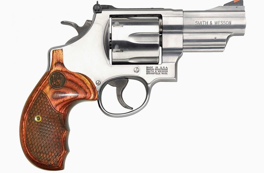 Smith & Wesson 629 Deluxe 44 Magnum / .44 Special, 6.5", Wood Grips, Stainless